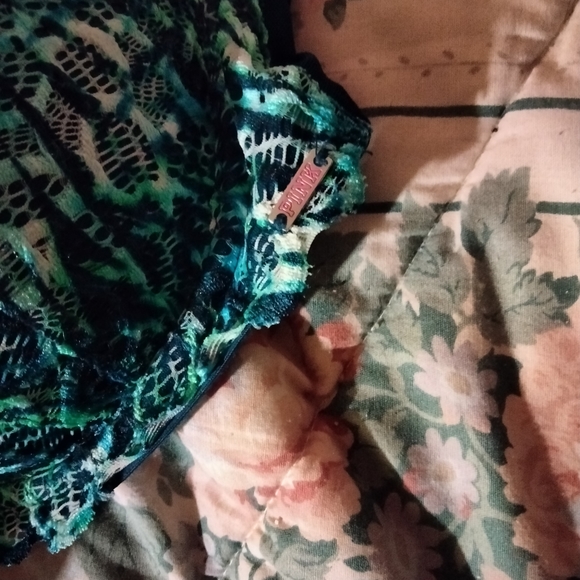 Victoria's Secret Bra - Picture 4 of 6